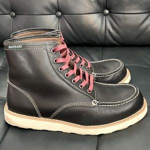 Size 11 Eastland Lumber Up Wedge Sole Boots.